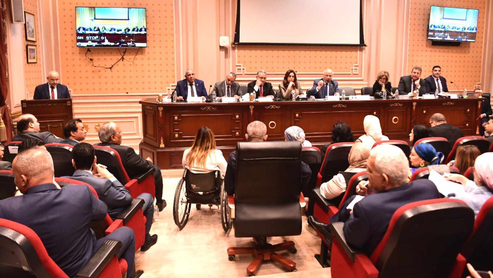 النائب ضياء الدين داود خلال مناقشات الإيجار القديم: هنضيع.. وغير مجبرين على إصدار القانون