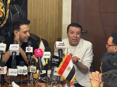 مصطفى كامل يكشف عن معاناته مع جمعية المؤلفين: 35 سنة لم أتلق منهم أمولا إلا في أغنية بابا فين