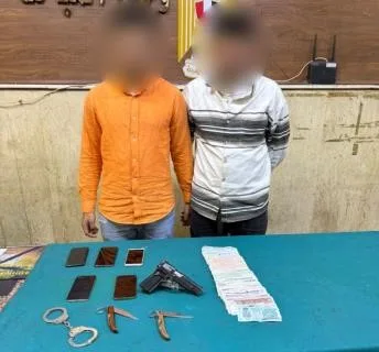 ضبط شخصين لاتهامهما بالنصب وسرقة المواطنين في عين شمس