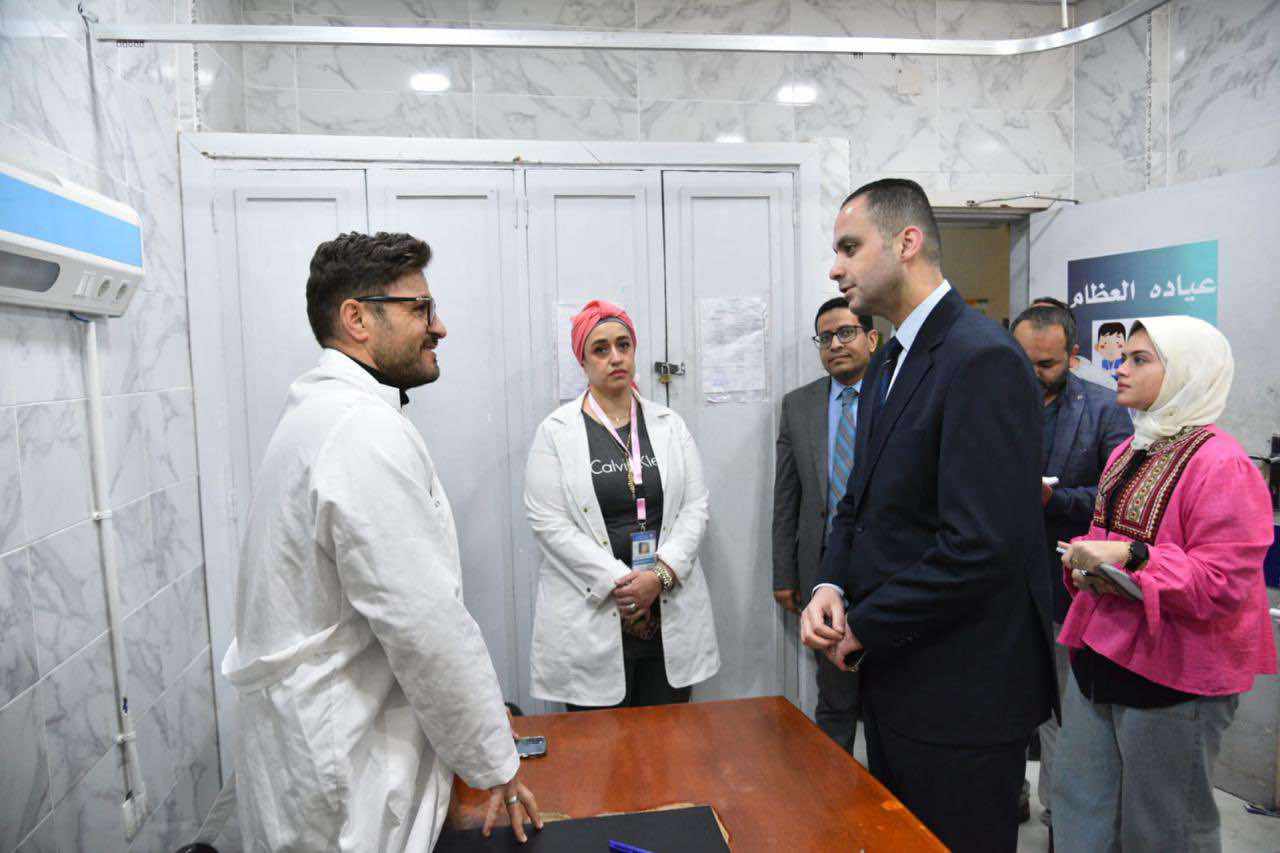 نائب وزير الصحة يُجري جولة مفاجئة على المنشآت الصحية بمدينة الشروق نائب وزير الصحة يُجري جولة مفاجئة على المنشآت الصحية بمدينة الشروق