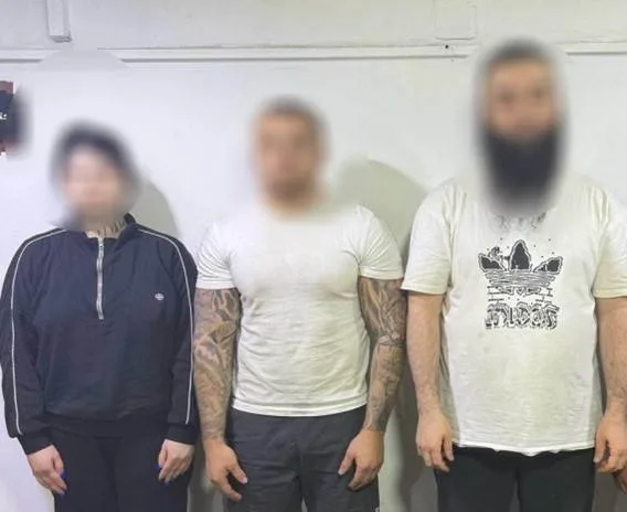 سقوط عصابتين تخصصتا في استخلاص مادة فعالة من عقار طبي تستخدم في تصنيع الآيس