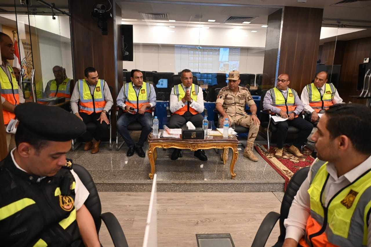 محافظ جنوب سيناء يشهد سيناريوهات الأزمات الطبيعية والأزمات بمقر الشبكة الموحدة للطوارئ والسلامة العامة