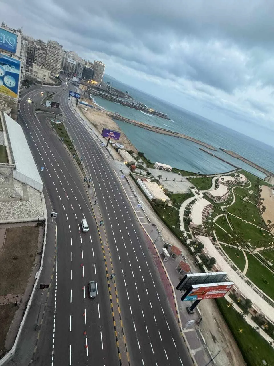 الإسكندرية: انتهاء أعمال تخطيط طريق الكورنيش بالاتجاهين البحري والقبلي