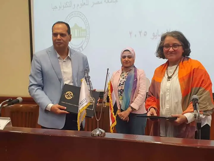 القومي للترجمة وكلية اللغات بجامعة مصر للعلوم يوقعان اتفاق تعاون لتعزيز التبادل الثقافي بين الجانبين