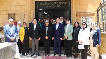 محافظ بني سويف ورئيسة المجلس القومي للمرأة يزوران معرض المنتجات والحرف اليدوية