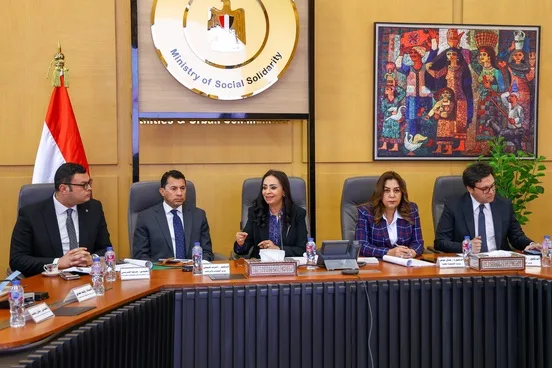 وزيرة التضامن تستعرض أفكاراً لتطوير عدد فصول الحضانات