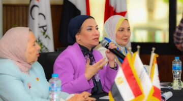 وزيرة البيئة تشيد بمبادرات طلاب المعهد العالي الكندي في مجال الاستدامة
