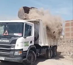 وحدة التدخل السريع في الشرقية تخلصت من 9025 طن من النفايات ومخلفات البناء خلال الشهر الماضي. وحدة التدخل السريع في الشرقية تخلصت من 9025 طن من النفايات ومخلفات البناء خلال الشهر الماضي.