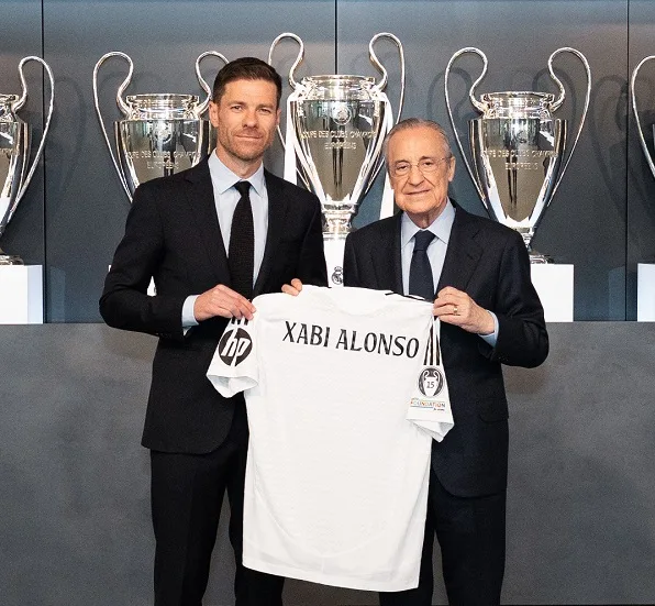 أول رد فعل لتشابي ألونسو بعد استلامه زمام تدريب ريال مدريد أول رد فعل لتشابي ألونسو بعد استلامه زمام تدريب ريال مدريد