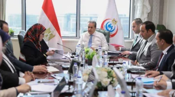 وزير الصحة والسكان يناقش مشروع موازنة قطاع الصحة للعام المالي 2025-2026