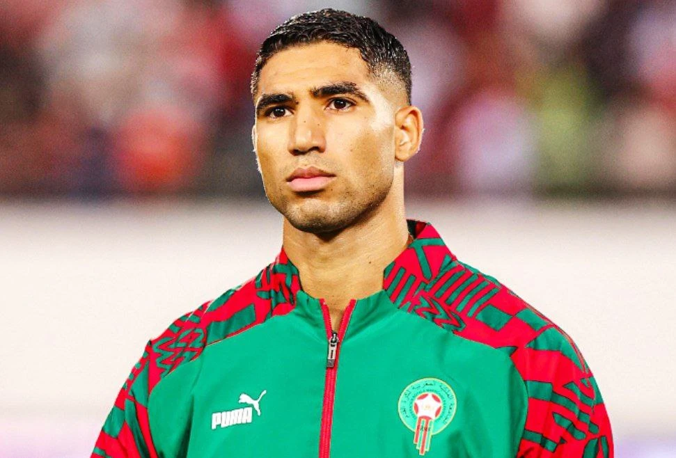 أشرف حكيمي يحصل على لقب أفضل لاعب إفريقي في الدوري الفرنسي.