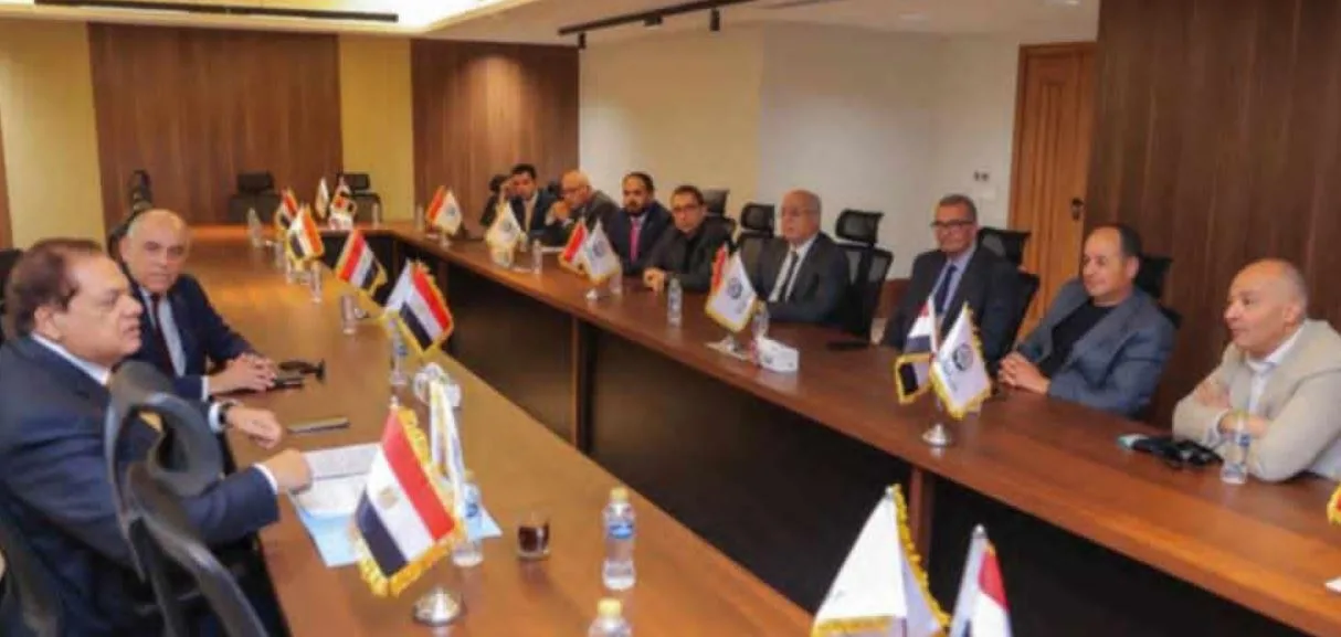 حزب الجبهة الوطنية يجهز مسودة لدعم التنمية والاستثمار في الدولة عبر مجموعة التنمية الاقتصادية. حزب الجبهة الوطنية يجهز مسودة لدعم التنمية والاستثمار في الدولة عبر مجموعة التنمية الاقتصادية.