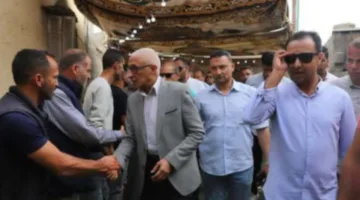 محافظ شمال سيناء يشارك أسرة طفل من الشيخ زويد في واجب العزاء