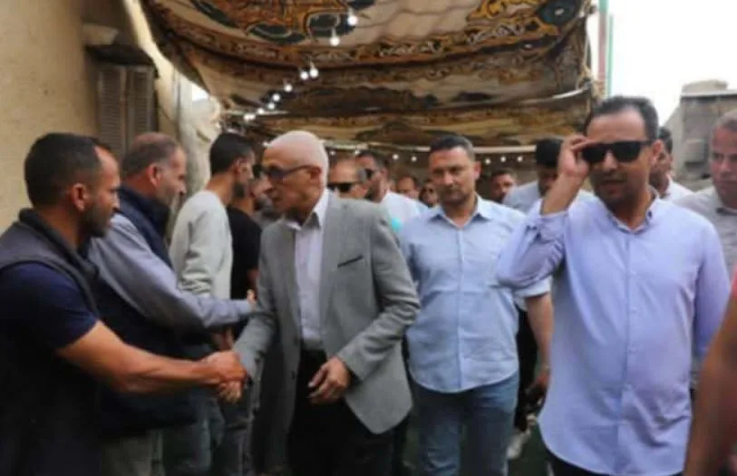 محافظ شمال سيناء يشارك أسرة طفل من الشيخ زويد في واجب العزاء محافظ شمال سيناء يشارك أسرة طفل من الشيخ زويد في واجب العزاء