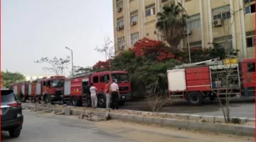 5 سيارات إطفاء تسيطر على حريق داخل كلية العلوم في جامعة الأزهر
