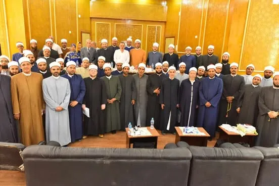 محافظ أسيوط يجتمع بعلماء الأزهر ويثني على مساهمتهم في تعزيز الوعي الاجتماعي محافظ أسيوط يجتمع بعلماء الأزهر ويثني على مساهمتهم في تعزيز الوعي الاجتماعي