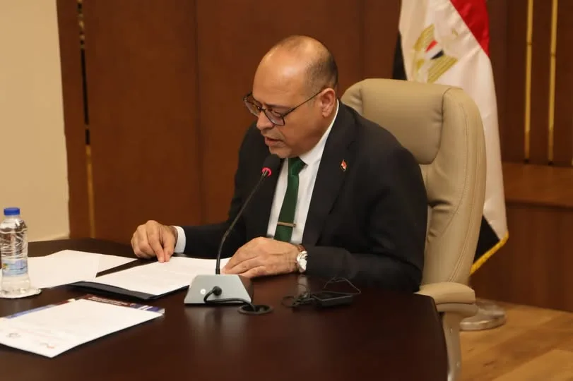 وزير العمل يطلب الإسراع في متابعة حالات العمال غير النظاميين المتضررين من حادث انقلاب سيارة نصف نقل في المنوفية وزير العمل يطلب الإسراع في متابعة حالات العمال غير النظاميين المتضررين من حادث انقلاب سيارة نصف نقل في المنوفية