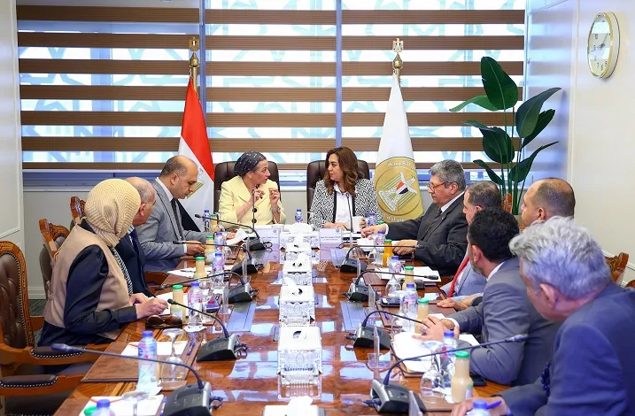 تتابع وزارتا التنمية المحلية والبيئة سير العمل في نظام إدارة النفايات الصلبة بالمحافظات ومشروع تنظيف مصرف كيتشنر. تتابع وزارتا التنمية المحلية والبيئة سير العمل في نظام إدارة النفايات الصلبة بالمحافظات ومشروع تنظيف مصرف كيتشنر.
