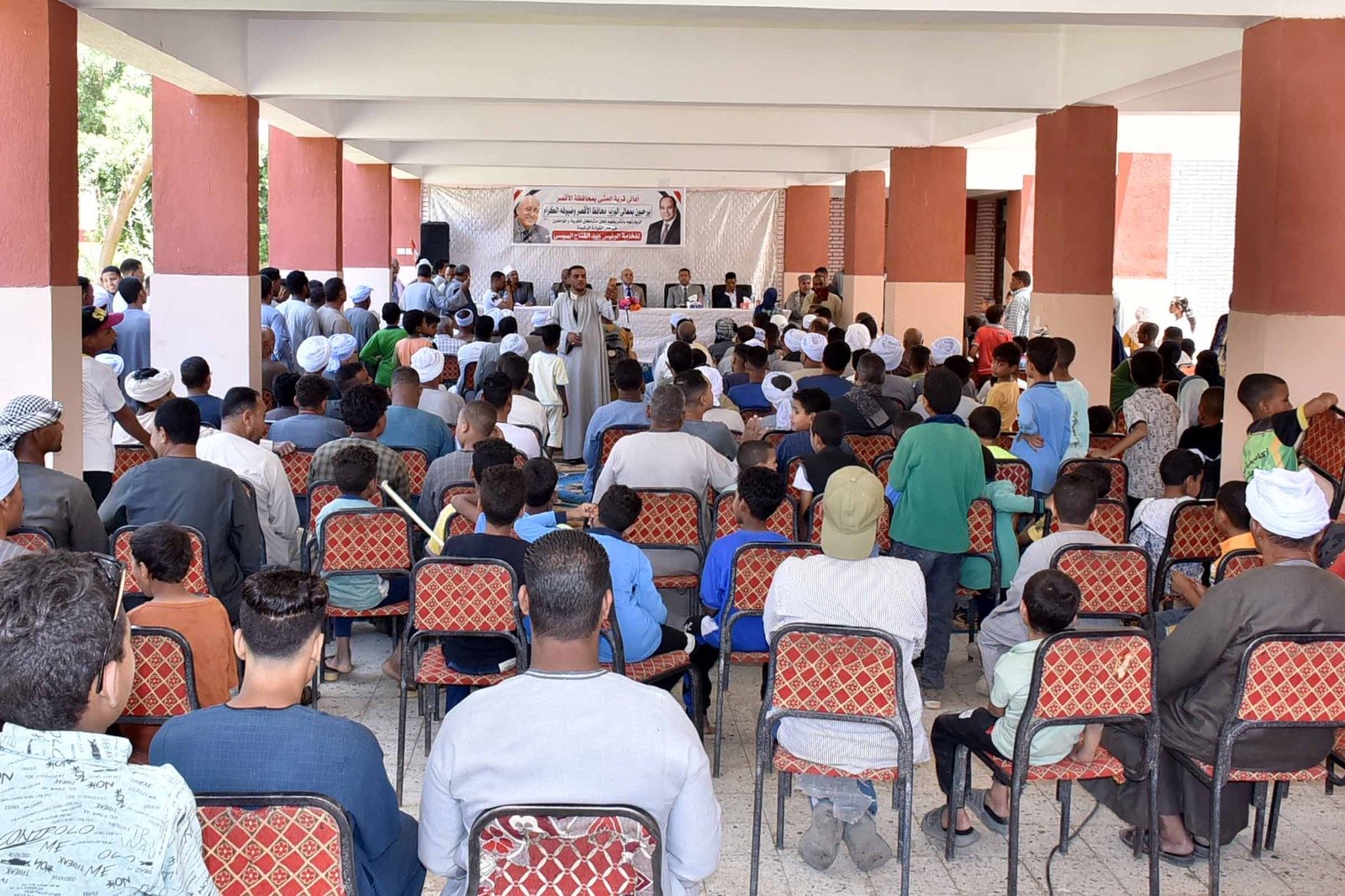 محافظ الأقصر يعلن بدء رصف وإنارة الطريق المؤدى للمقابر بقرية العشى