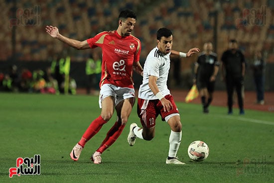 طاهر محمد طاهر خلال المباراة