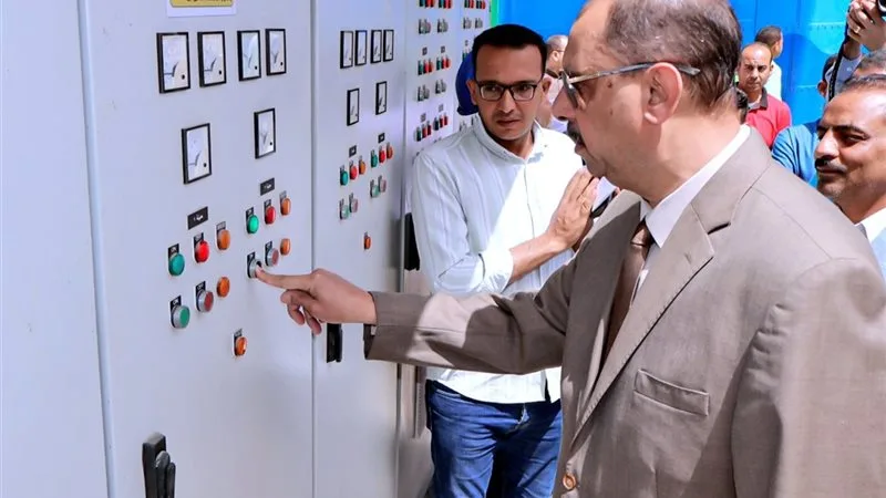 بتكلفة 9.5 مليون جنيه، محافظ سوهاج يعلن بدء التشغيل التجريبي لمحطة مياه أولاد الشيخ في دار السلام. بتكلفة 9.5 مليون جنيه، محافظ سوهاج يعلن بدء التشغيل التجريبي لمحطة مياه أولاد الشيخ في دار السلام.