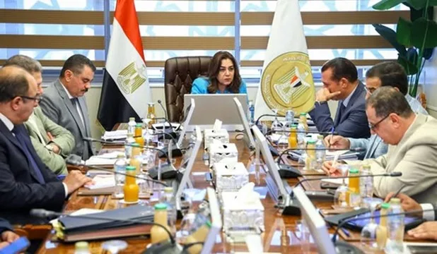 وزيرة التنمية المحلية تناقش مع مسؤولي الوزارة نتائج الزيارات لستة مراكز تكنولوجية في ثلاث محافظات وزيرة التنمية المحلية تناقش مع مسؤولي الوزارة نتائج الزيارات لستة مراكز تكنولوجية في ثلاث محافظات