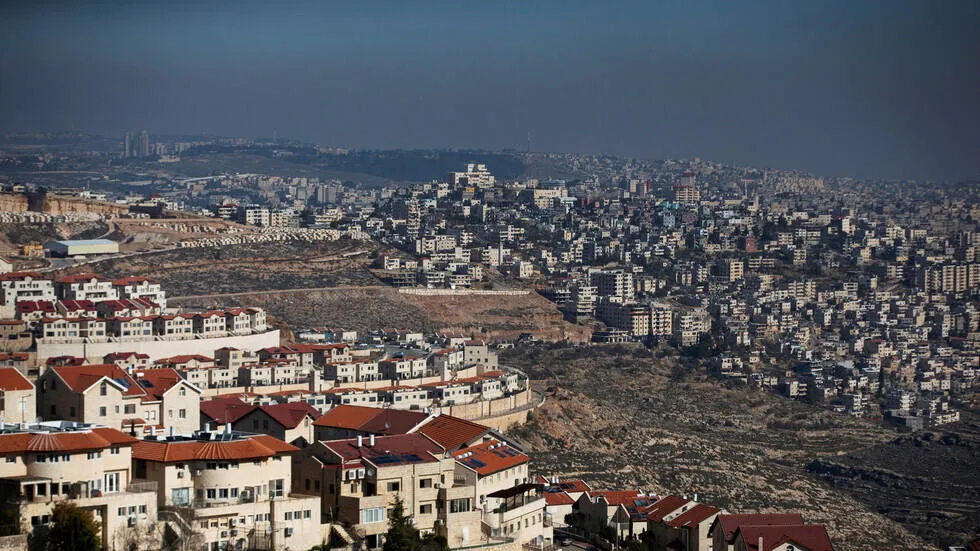 إسرائيل تعلن عن خطط لإنشاء 22 مستوطنة يهودية جديدة في الأراضي الفلسطينية المحتلة. إسرائيل تعلن عن خطط لإنشاء 22 مستوطنة يهودية جديدة في الأراضي الفلسطينية المحتلة.