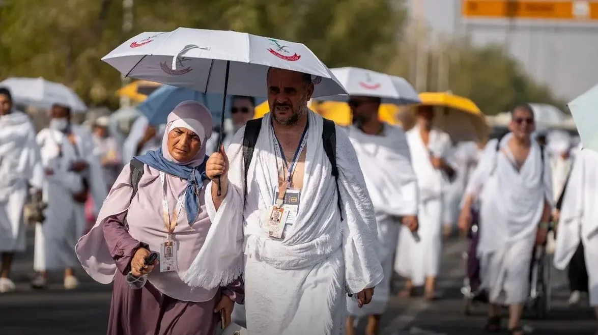 السياحة تنبه الحجاج بشأن ارتفاع درجات الحرارة يوم عرفات وتحثهم على اتباع الإرشادات الوقائية السياحة تنبه الحجاج بشأن ارتفاع درجات الحرارة يوم عرفات وتحثهم على اتباع الإرشادات الوقائية