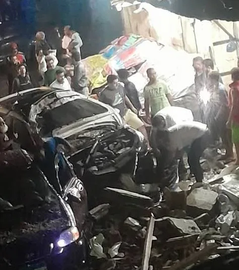 تداعيات أمطار الإسكندرية: النيابة تطالب بتحقيق حول إصابة شخصين نتيجة سقوط شرفة على سيارتهما. تداعيات أمطار الإسكندرية: النيابة تطالب بتحقيق حول إصابة شخصين نتيجة سقوط شرفة على سيارتهما.