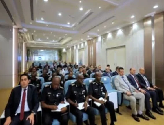 أكاديمية الشرطة تستقبل وفدا من نظيرتها الرواندية وكبار الضباط بدول أفريقية