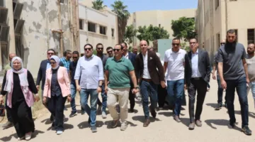 نائب محافظ بنى سويف ومساعد وزير الصحة يزوران مستشفى سمسطا المركزي لتفقده