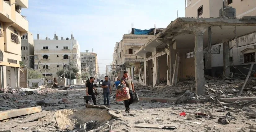 نتنياهو يدّعي وجود مناطق آمنة في جنوب غزة.. وحماس تصفها بمراكز اعتقال خلف ستار المساعدات. نتنياهو يدّعي وجود مناطق آمنة في جنوب غزة.. وحماس تصفها بمراكز اعتقال خلف ستار المساعدات.