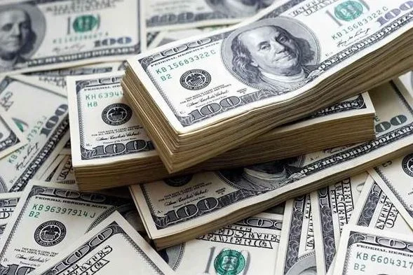 الثلاثاء، 13 مايو 2025: الدولار يتراجع بمقدار 6 قروش في نهاية تعاملات اليوم