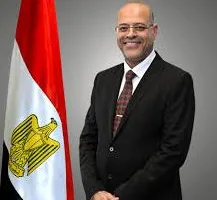 وزير العمل يعلن عن تمديد فترة التقديم للوظائف القيادية في الوزارة ومديرياتها لشهر إضافي.