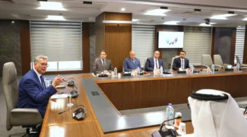 وزير البترول يبحث مع مجموعة موانئ أبو ظبي سبل تعزيز التعاون المشترك