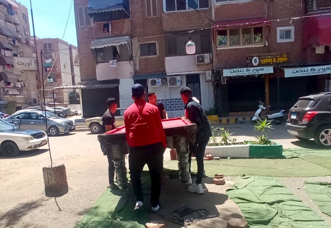 إزالة اشغالات بالزهور