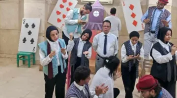 سترة لفرقة سوهاج المسرحية: عرض ي融合 بين الكوميديا والدراما ويستعرض تناقضات الحياة