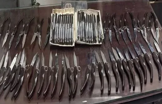 القبض على متهم بترويج بيع الأسلحة البيضاء عبر مواقع التواصل الاجتماعي
