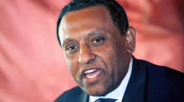 السودان: أداء كامل إدريس لليمين الدستورية كرئيس للوزراء أمام البرهان