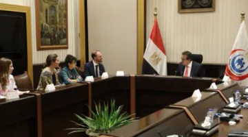 وزير الصحة يلتقي برئيس بعثة أطباء بلا حدود لبحث سبل التعاون في مجالات الصحة والعمل الإنساني