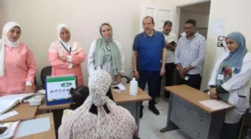 نائب وزير الصحة يقوم بجولة تفقدية في بعض المرافق الصحية بالبحر الأحمر خلال تنفيذ زيارة مركزية لإدارات الطب الوقائي والرعاية الأولية.