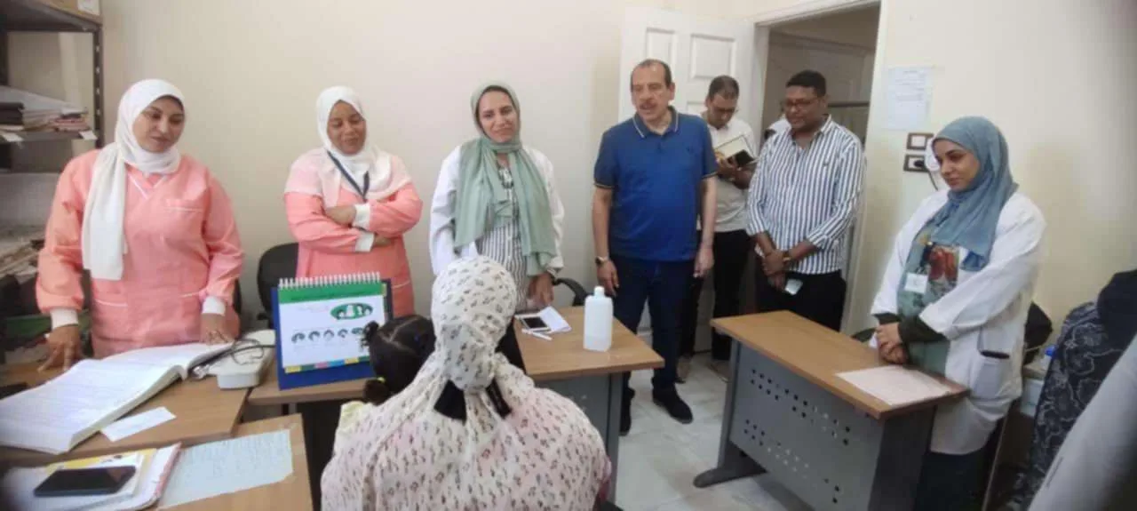 نائب وزير الصحة يقوم بجولة تفقدية في بعض المرافق الصحية بالبحر الأحمر خلال تنفيذ زيارة مركزية لإدارات الطب الوقائي والرعاية الأولية. نائب وزير الصحة يقوم بجولة تفقدية في بعض المرافق الصحية بالبحر الأحمر خلال تنفيذ زيارة مركزية لإدارات الطب الوقائي والرعاية الأولية.