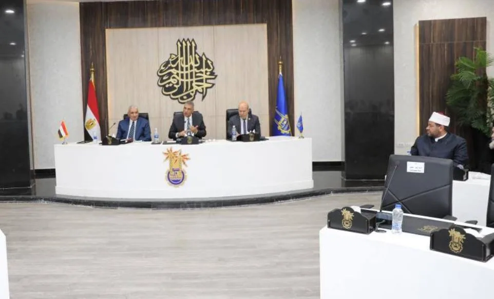 محافظ أسوان: أسبوع واحد لإنهاء صرف المستندات المتعلقة بمشروعات الخطة الاستثمارية محافظ أسوان: أسبوع واحد لإنهاء صرف المستندات المتعلقة بمشروعات الخطة الاستثمارية