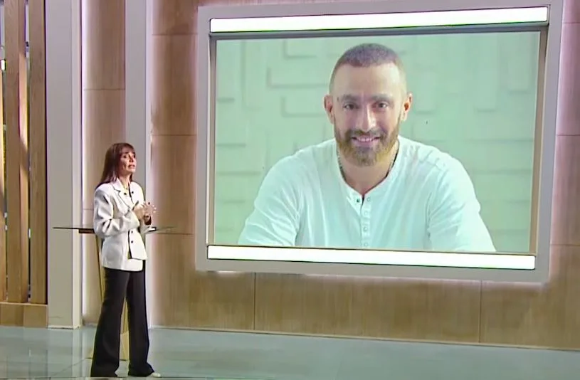 بسمة وهبة: إليكم تفاصيل رواية أحمد السقا حول «عفريت» هاتفه.. وأطالب مها الصغير بإنهاء التصعيد. بسمة وهبة: إليكم تفاصيل رواية أحمد السقا حول «عفريت» هاتفه.. وأطالب مها الصغير بإنهاء التصعيد.