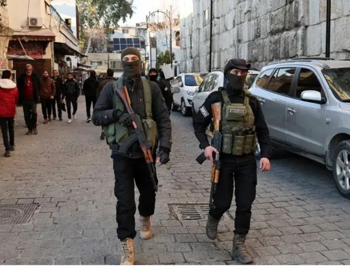 تقرير: سوريا تطرد الفصائل الفلسطينية وتفكك أسلحتها تحت ضغط دولي وإسرائيلي تقرير: سوريا تطرد الفصائل الفلسطينية وتفكك أسلحتها تحت ضغط دولي وإسرائيلي