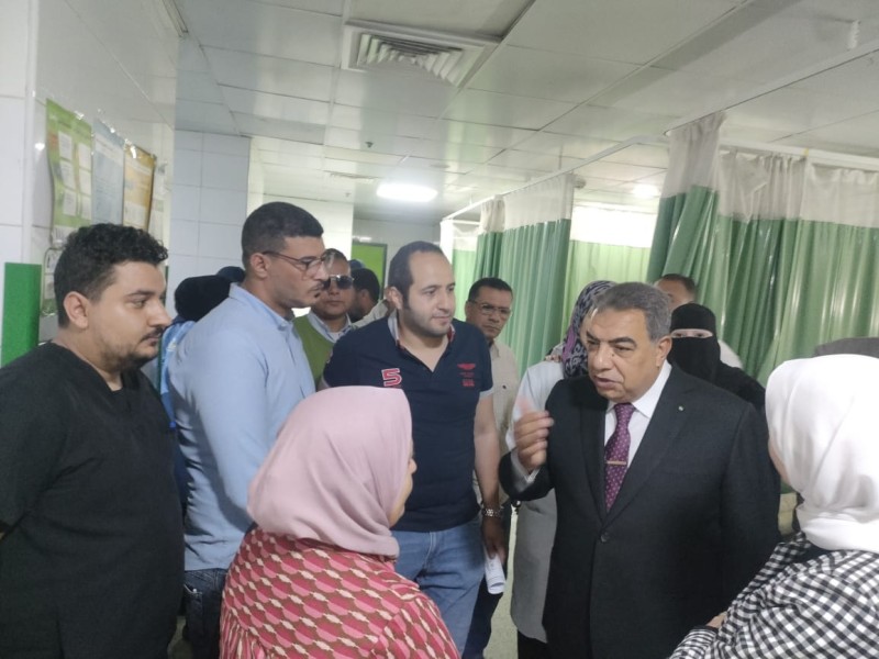 محافظ الدقهلية يتفقد مستشفى المنصورة التخصصي للاطمئنان على مستوى الخدمات
