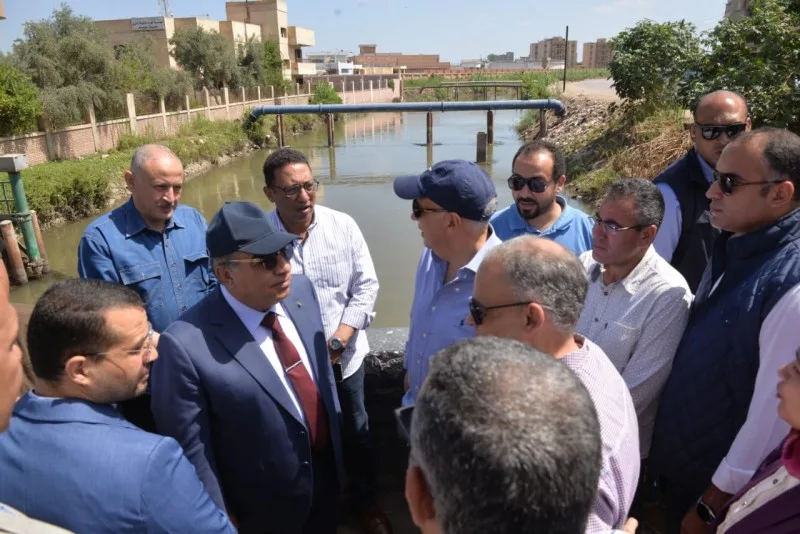 محافظ الدقهلية ووزير الري يقومان بجولة لتفقد المنشآت والجسور وتقييم حالتها الإنشائية وأعمال التنظيف. محافظ الدقهلية ووزير الري يقومان بجولة لتفقد المنشآت والجسور وتقييم حالتها الإنشائية وأعمال التنظيف.