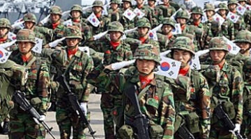 الجيش الكوري الجنوبي يجري تدريبات للدفاع الجوي بالذخيرة الحية