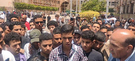 طلاب-جامعة-الزقازيق-يطالبون-بمحاسبة-المسؤولين-عن-وفاة-زميلتهم