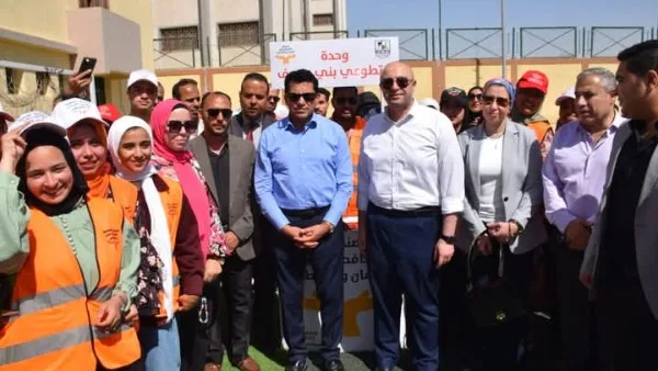 وزير الشباب ومحافظ بني سويف يفتتحان حمام السباحة التدريبي والملعب الخماسي بمركز شباب المدينة